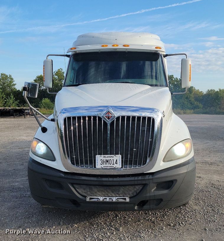 image for item JE9532 2014 International ProStar Plus  semi truck
