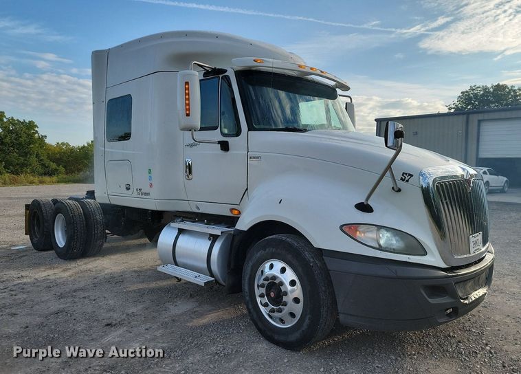 image for item JE9532 2014 International ProStar Plus  semi truck