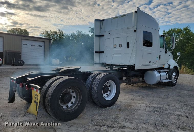 image for item JE9532 2014 International ProStar Plus  semi truck