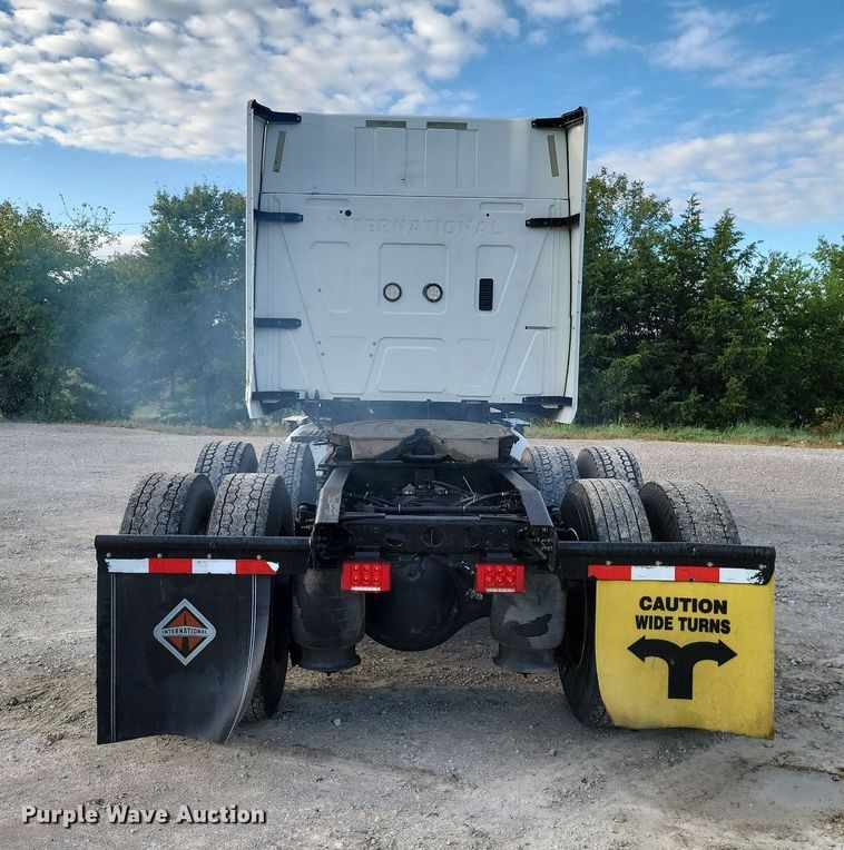 image for item JE9532 2014 International ProStar Plus  semi truck