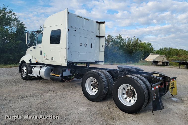 image for item JE9532 2014 International ProStar Plus  semi truck