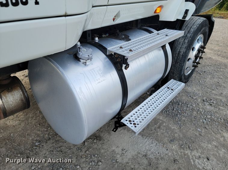 image for item JE9532 2014 International ProStar Plus  semi truck