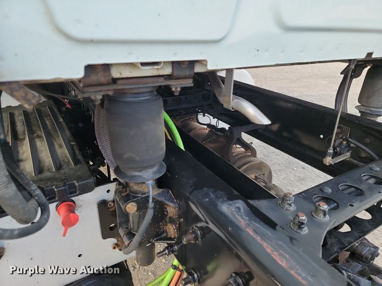 image for item JE9532 2014 International ProStar Plus  semi truck