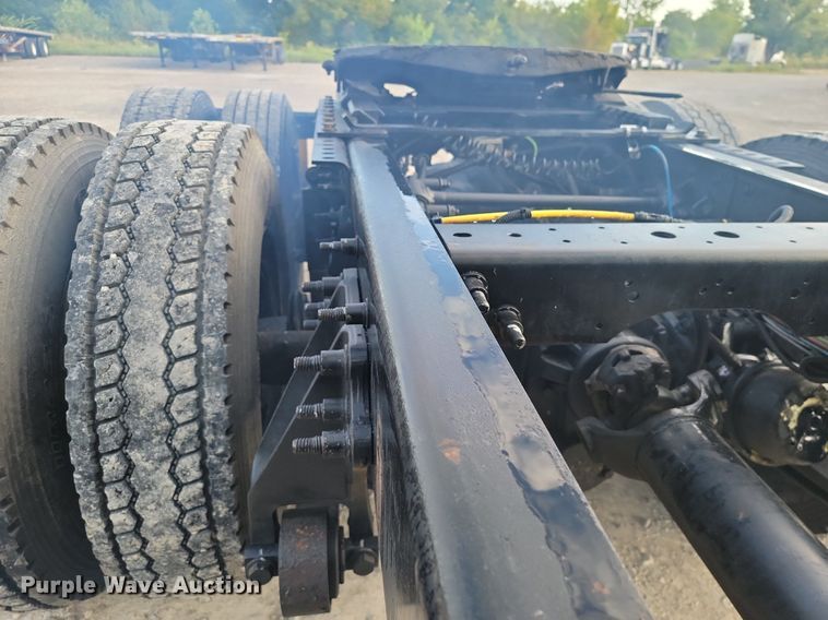 image for item JE9532 2014 International ProStar Plus  semi truck