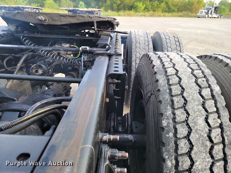 image for item JE9532 2014 International ProStar Plus  semi truck