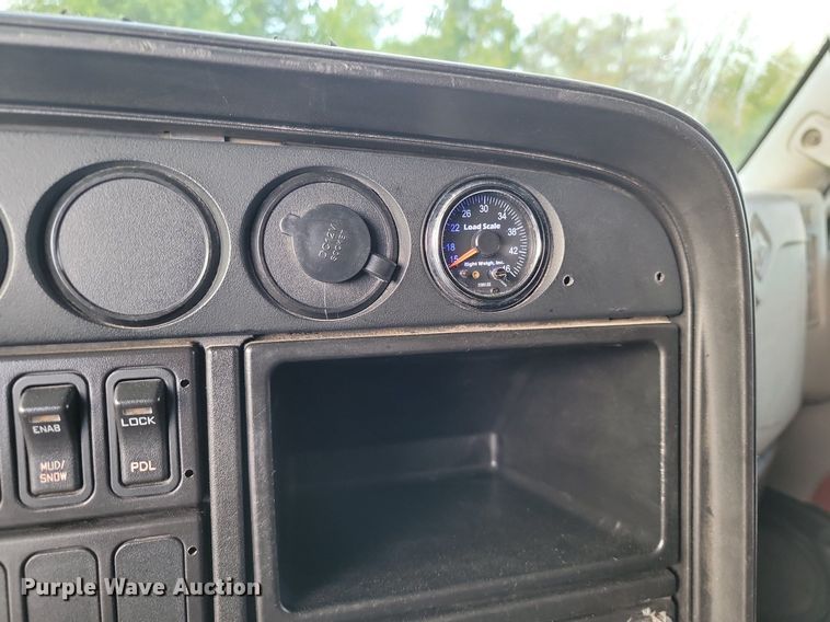 image for item JE9532 2014 International ProStar Plus  semi truck