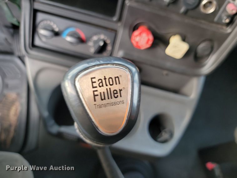 image for item JE9532 2014 International ProStar Plus  semi truck