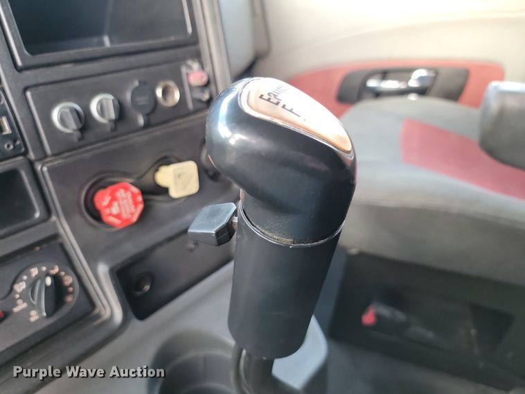 image for item JE9532 2014 International ProStar Plus  semi truck