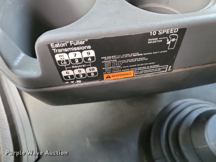 image for item JE9532 2014 International ProStar Plus  semi truck