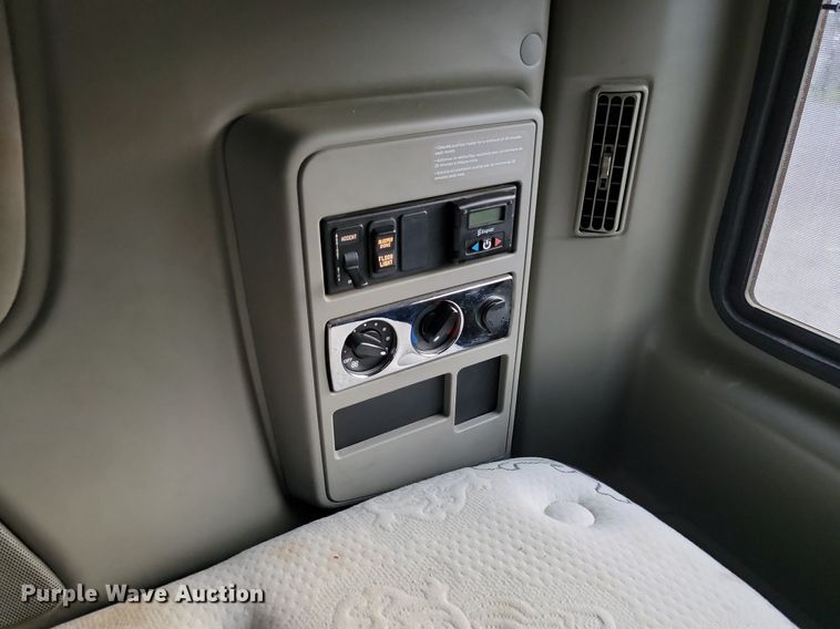 image for item JE9532 2014 International ProStar Plus  semi truck