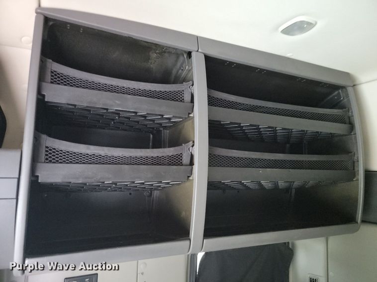 image for item JE9532 2014 International ProStar Plus  semi truck