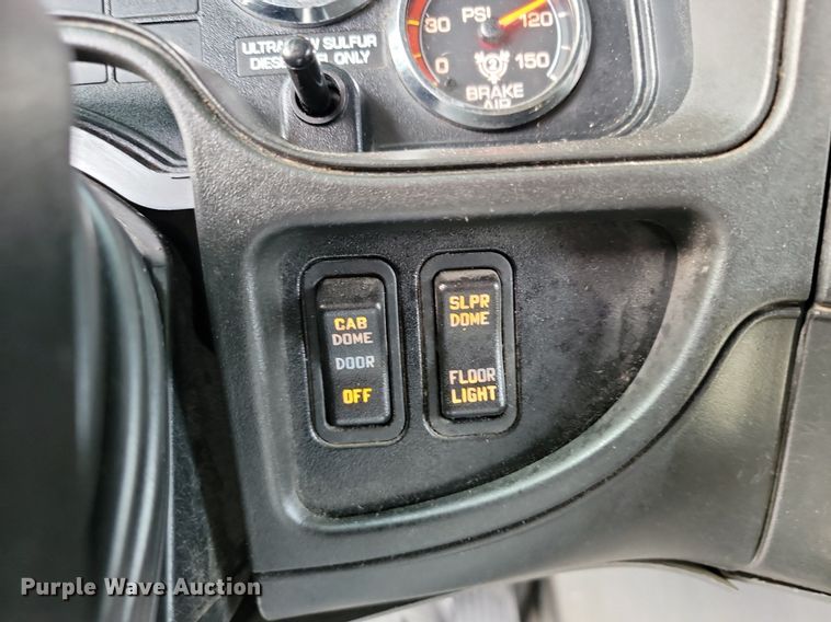 image for item JE9532 2014 International ProStar Plus  semi truck