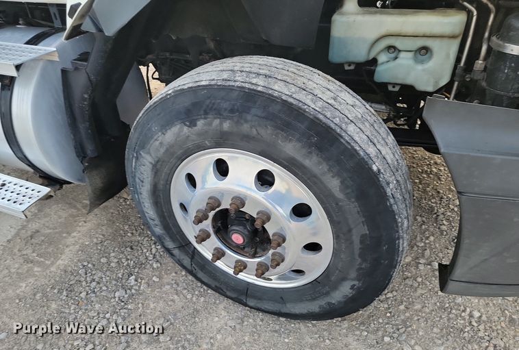 image for item JE9532 2014 International ProStar Plus  semi truck