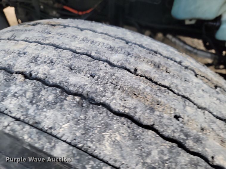 image for item JE9532 2014 International ProStar Plus  semi truck