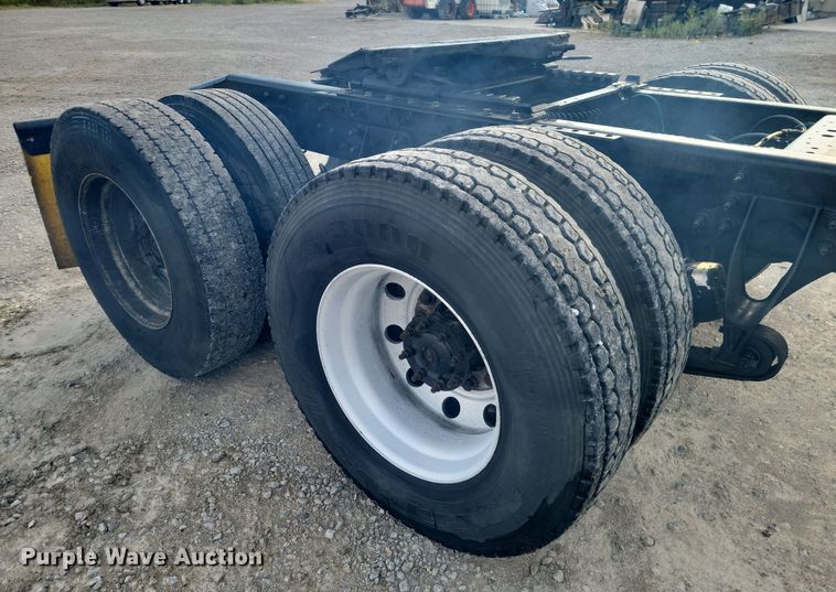 image for item JE9532 2014 International ProStar Plus  semi truck