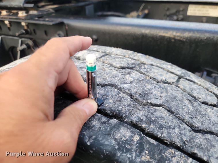 image for item JE9532 2014 International ProStar Plus  semi truck