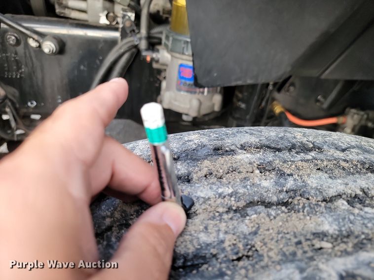 image for item JE9532 2014 International ProStar Plus  semi truck