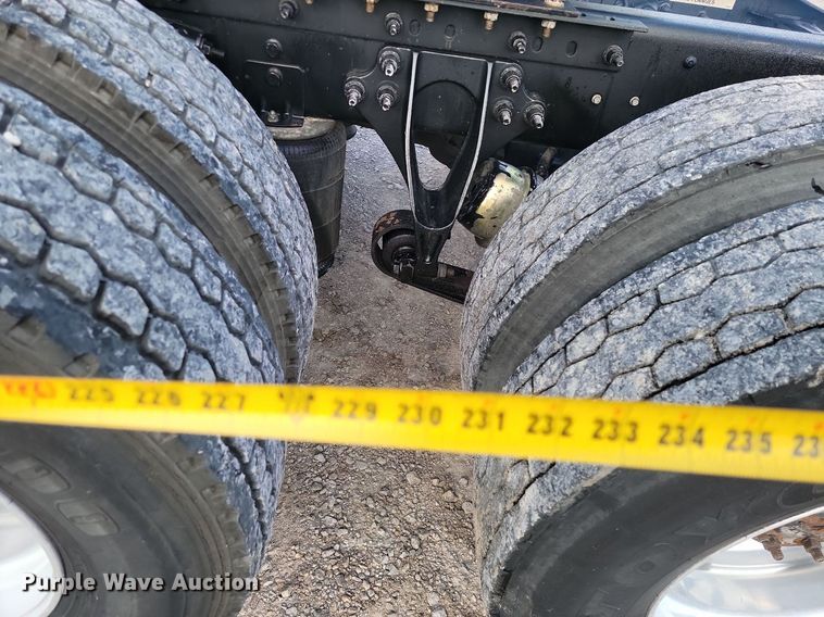 image for item JE9532 2014 International ProStar Plus  semi truck