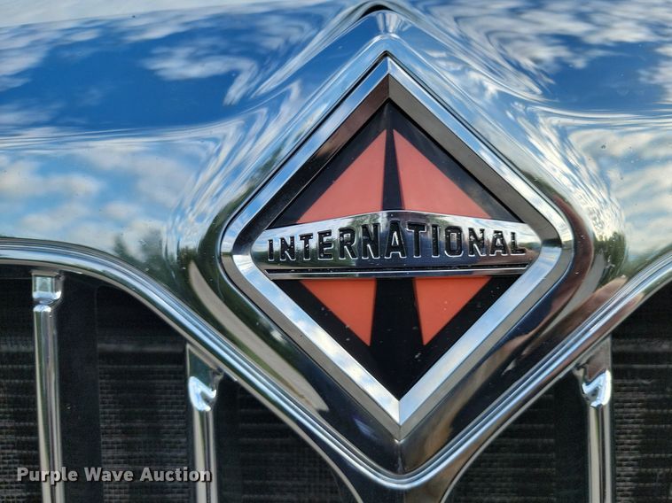 image for item JE9532 2014 International ProStar Plus  semi truck