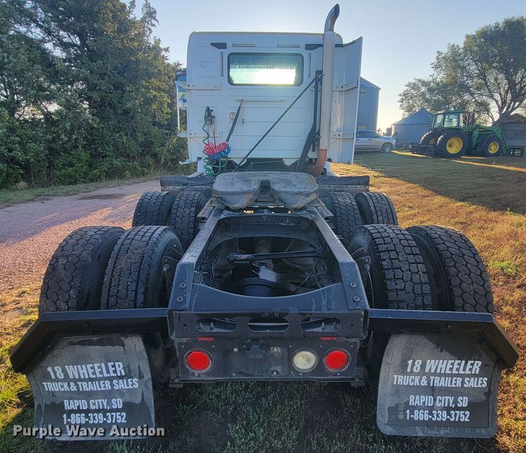 image for item JW9632 2009 Volvo VNM  semi truck