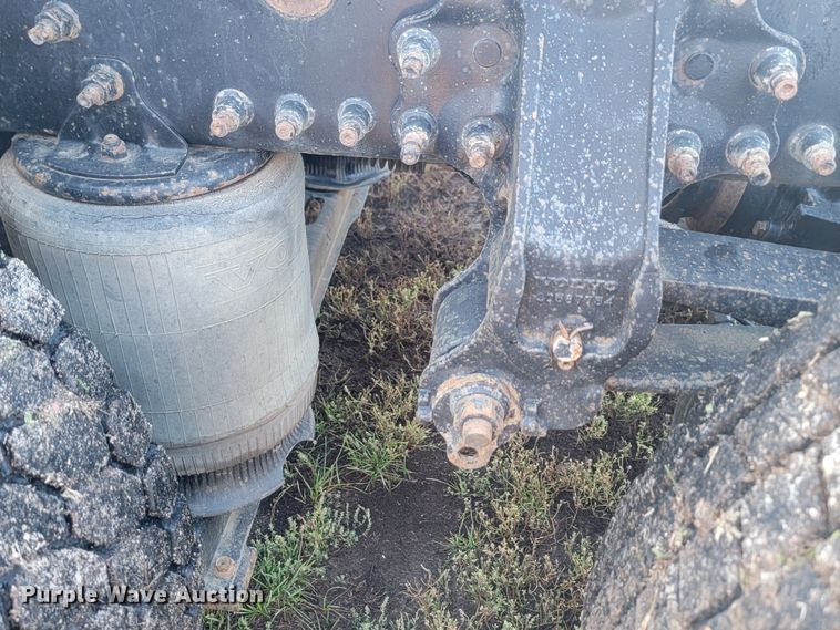 image for item JW9632 2009 Volvo VNM  semi truck