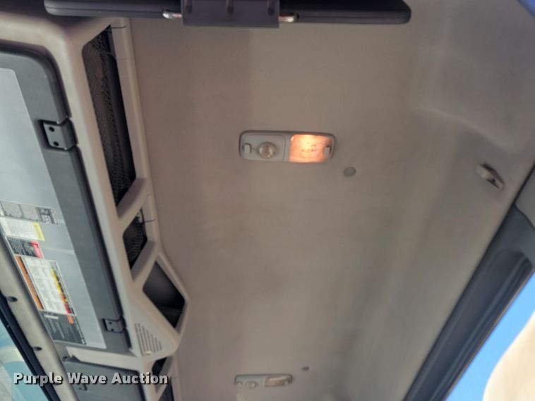 image for item JW9632 2009 Volvo VNM  semi truck