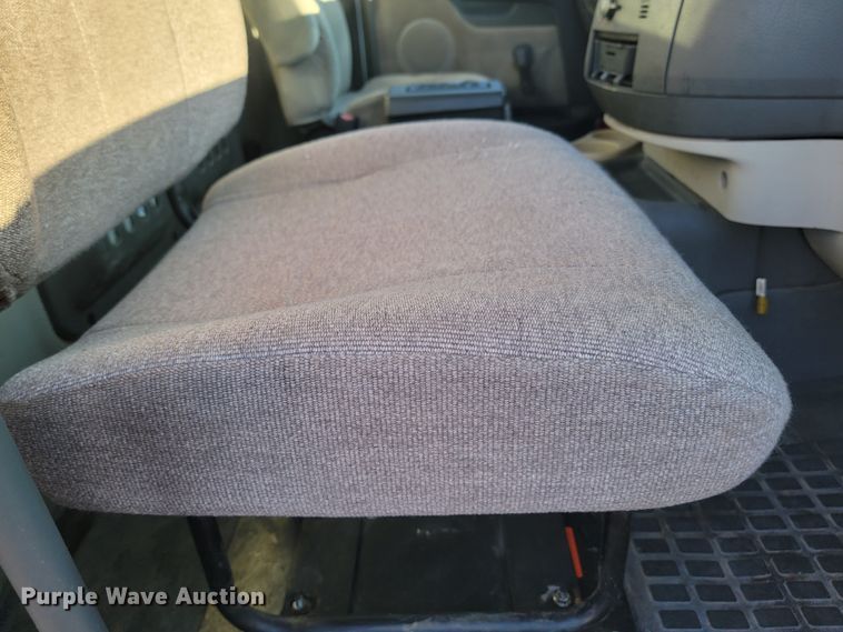 image for item JW9632 2009 Volvo VNM  semi truck