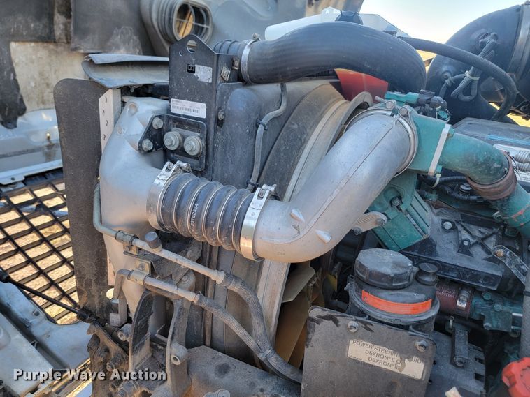 image for item JW9632 2009 Volvo VNM  semi truck