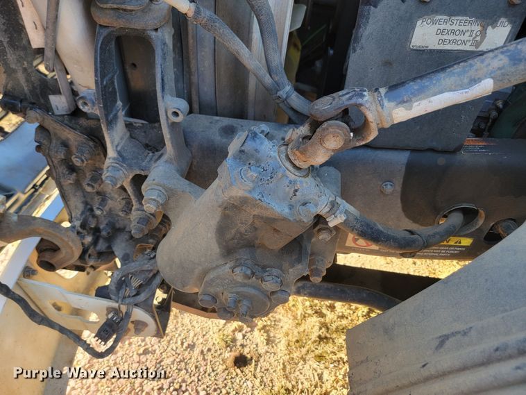 image for item JW9632 2009 Volvo VNM  semi truck