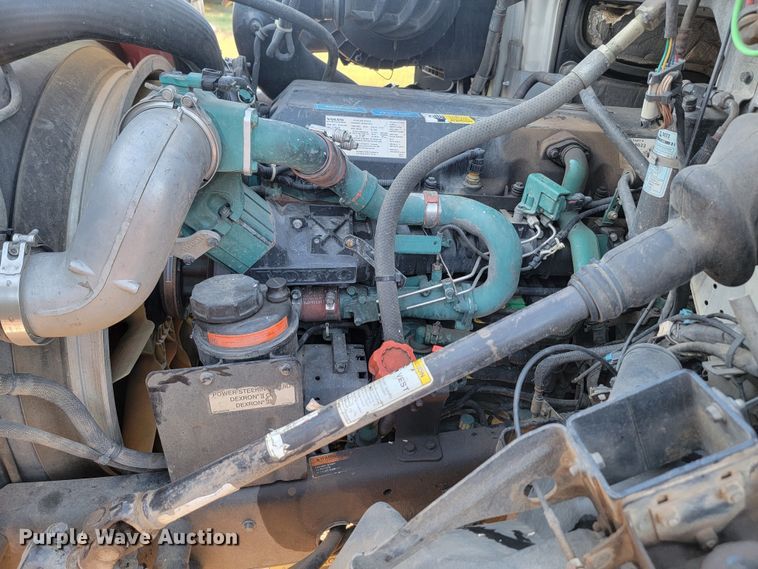 image for item JW9632 2009 Volvo VNM  semi truck