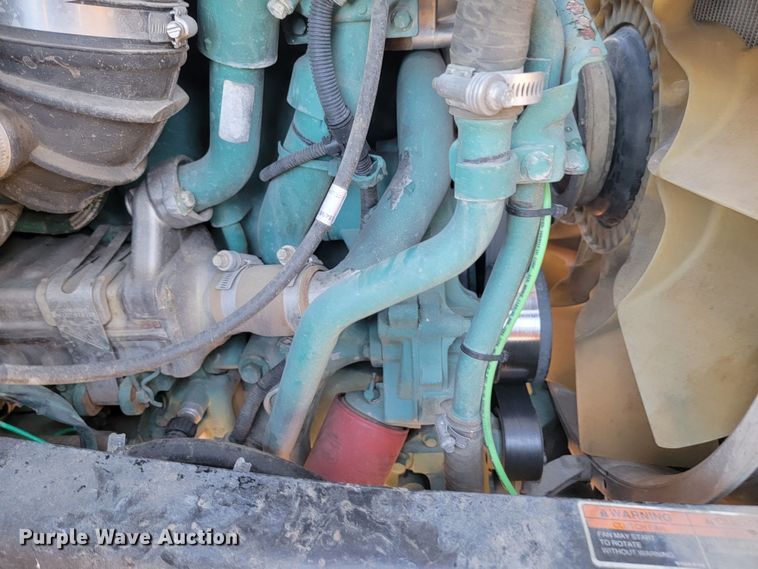 image for item JW9632 2009 Volvo VNM  semi truck