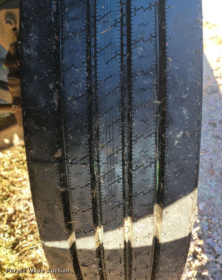 image for item JW9632 2009 Volvo VNM  semi truck