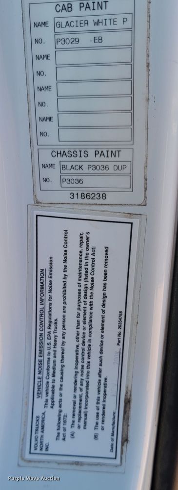 image for item JW9632 2009 Volvo VNM  semi truck