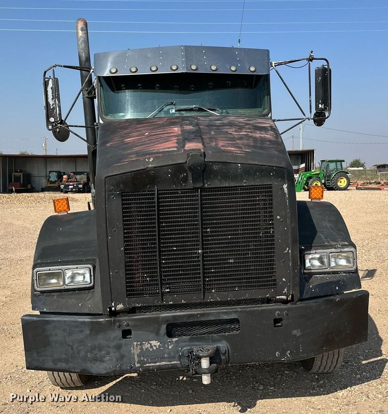 image for item KM9803 1999 Kenworth T800  winch truck