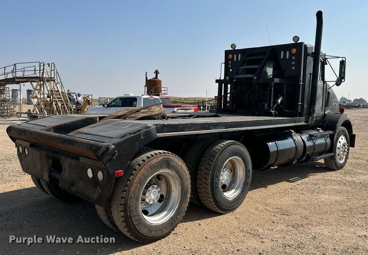 image for item KM9803 1999 Kenworth T800  winch truck