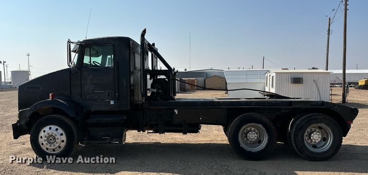 image for item KM9803 1999 Kenworth T800  winch truck