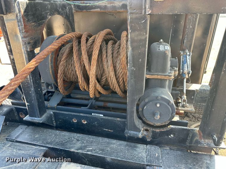 image for item KM9803 1999 Kenworth T800  winch truck