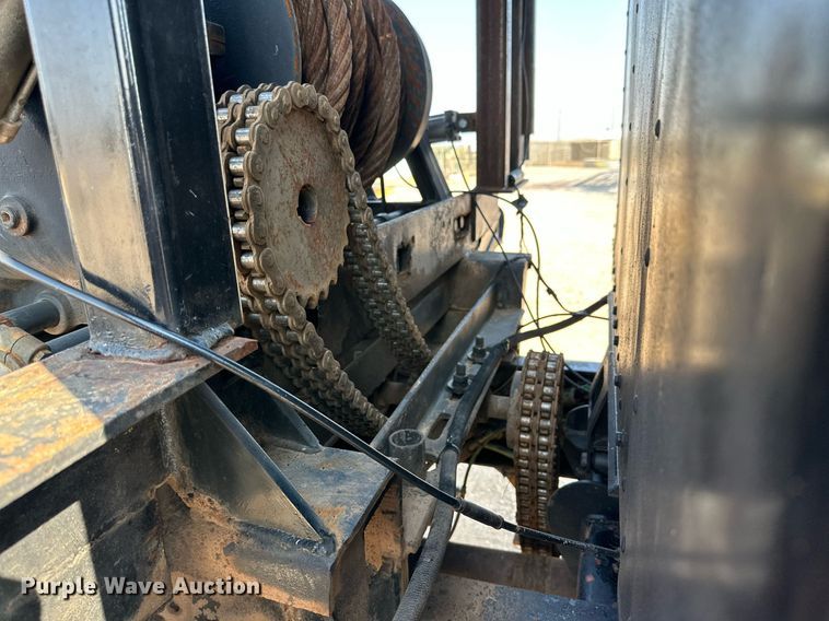 image for item KM9803 1999 Kenworth T800  winch truck