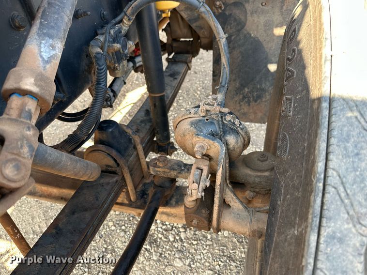 image for item KM9803 1999 Kenworth T800  winch truck