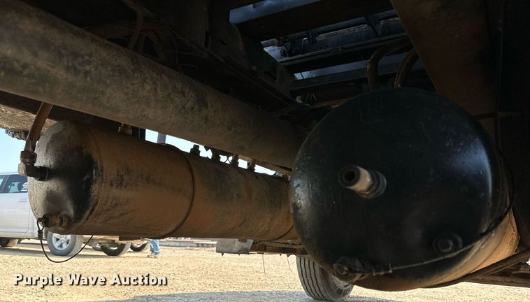 image for item KM9803 1999 Kenworth T800  winch truck