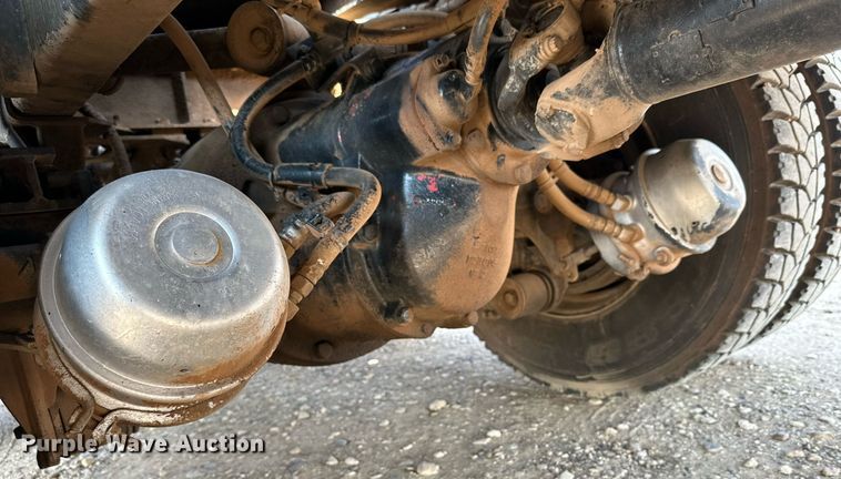 image for item KM9803 1999 Kenworth T800  winch truck