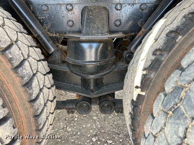 image for item KM9803 1999 Kenworth T800  winch truck