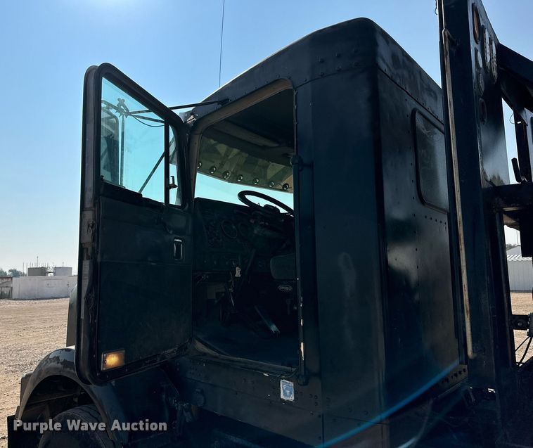 image for item KM9803 1999 Kenworth T800  winch truck