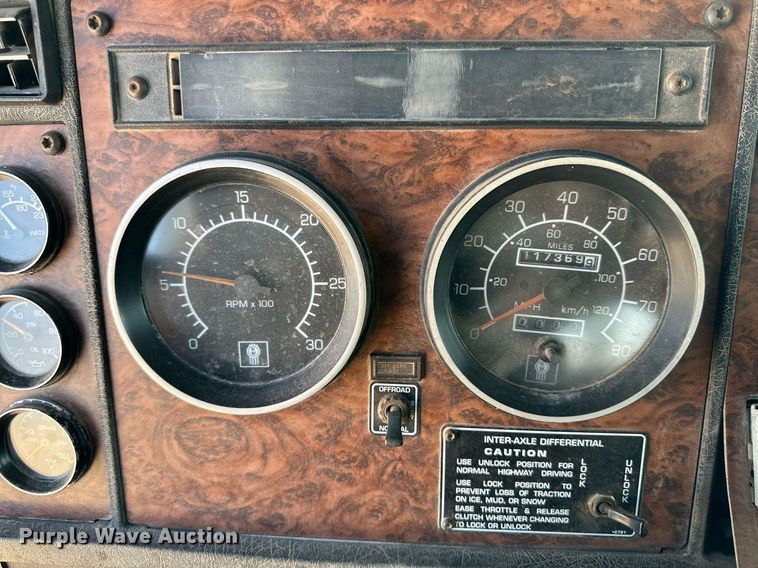 image for item KM9803 1999 Kenworth T800  winch truck