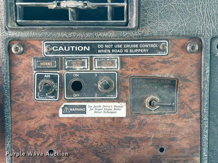 image for item KM9803 1999 Kenworth T800  winch truck