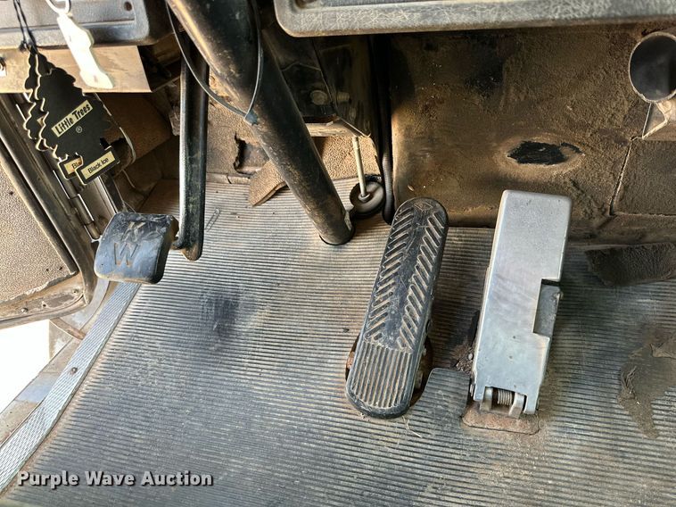 image for item KM9803 1999 Kenworth T800  winch truck