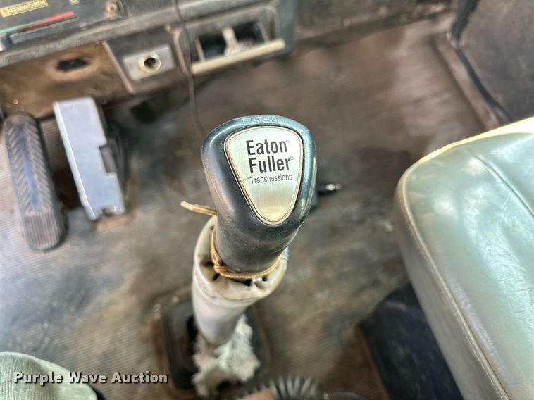 image for item KM9803 1999 Kenworth T800  winch truck