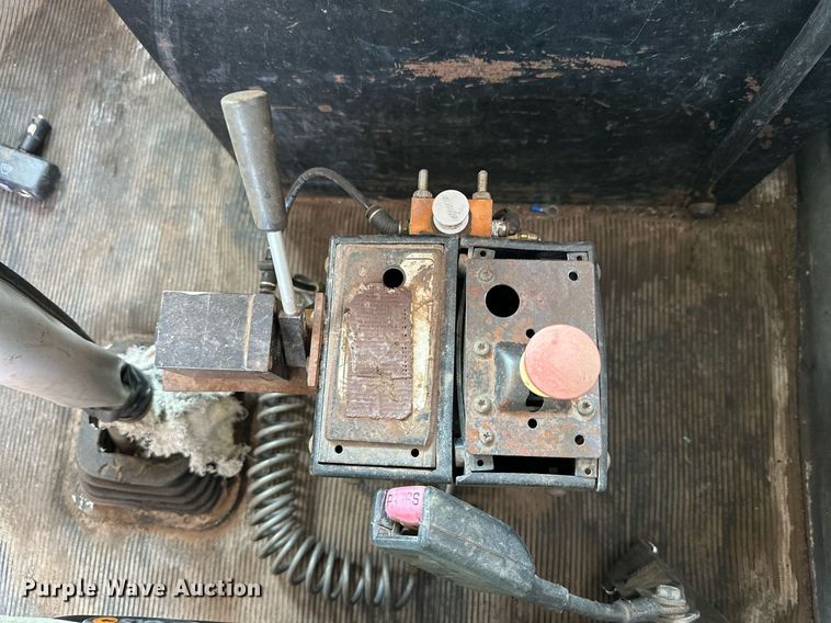 image for item KM9803 1999 Kenworth T800  winch truck