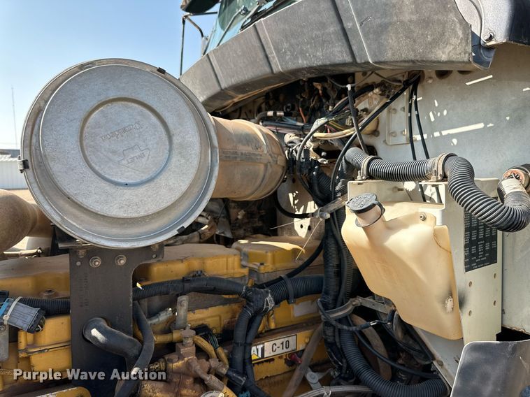 image for item KM9803 1999 Kenworth T800  winch truck