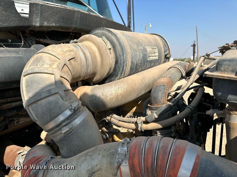 image for item KM9803 1999 Kenworth T800  winch truck